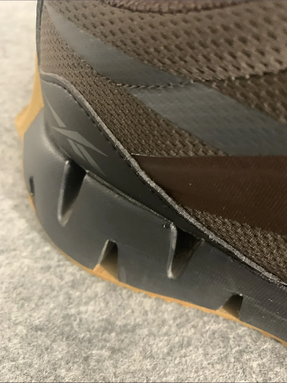 Reebok Men’s Dark Brown and Tan Low-Top Athletic Sneakers size 10.5